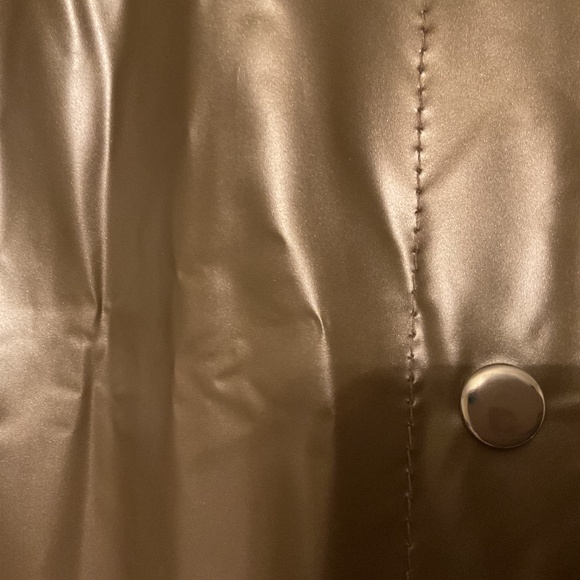 Vintage 80’s Chromatics By Totes Gold PVC Rain Jacket Snap Closure with Pockets - Picture 5 of 6